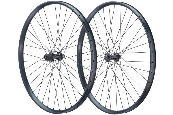 29″ EM34 Schwarz – MTB-Systemlaufradsatz only Disc